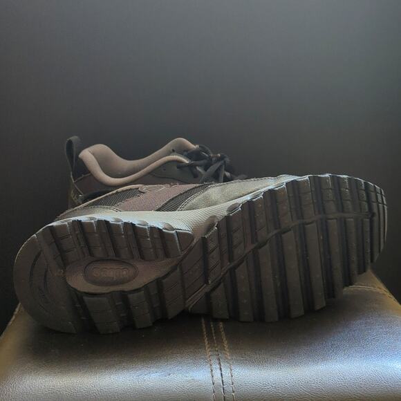 K Swiss Men's Tubes 200 Trail Comfort Black Running Sneakers - Picture 5 of 5